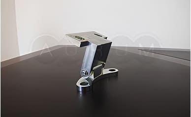 Завіса, фрезерована з цільного шматка сталі